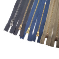 Ang mga metal zippers para sa mga handbags jackets sa tabi ng bakuran