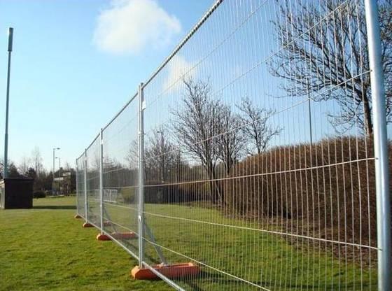 mobile fencing panels