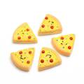 Hochwertige Pizza geformte Flatback Harz Perlen Sammelalbum Dekor Perlen Charms Spielzeug DIY Ornamente Perlen Spacer