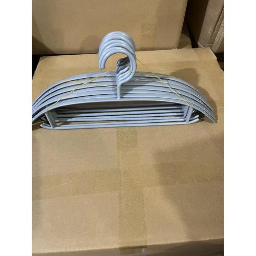 Half circle seamless plastic hanger