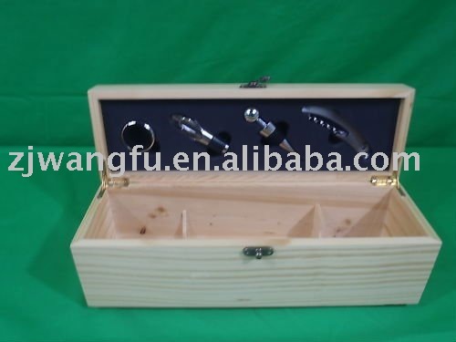 pine wood wine case with accessories