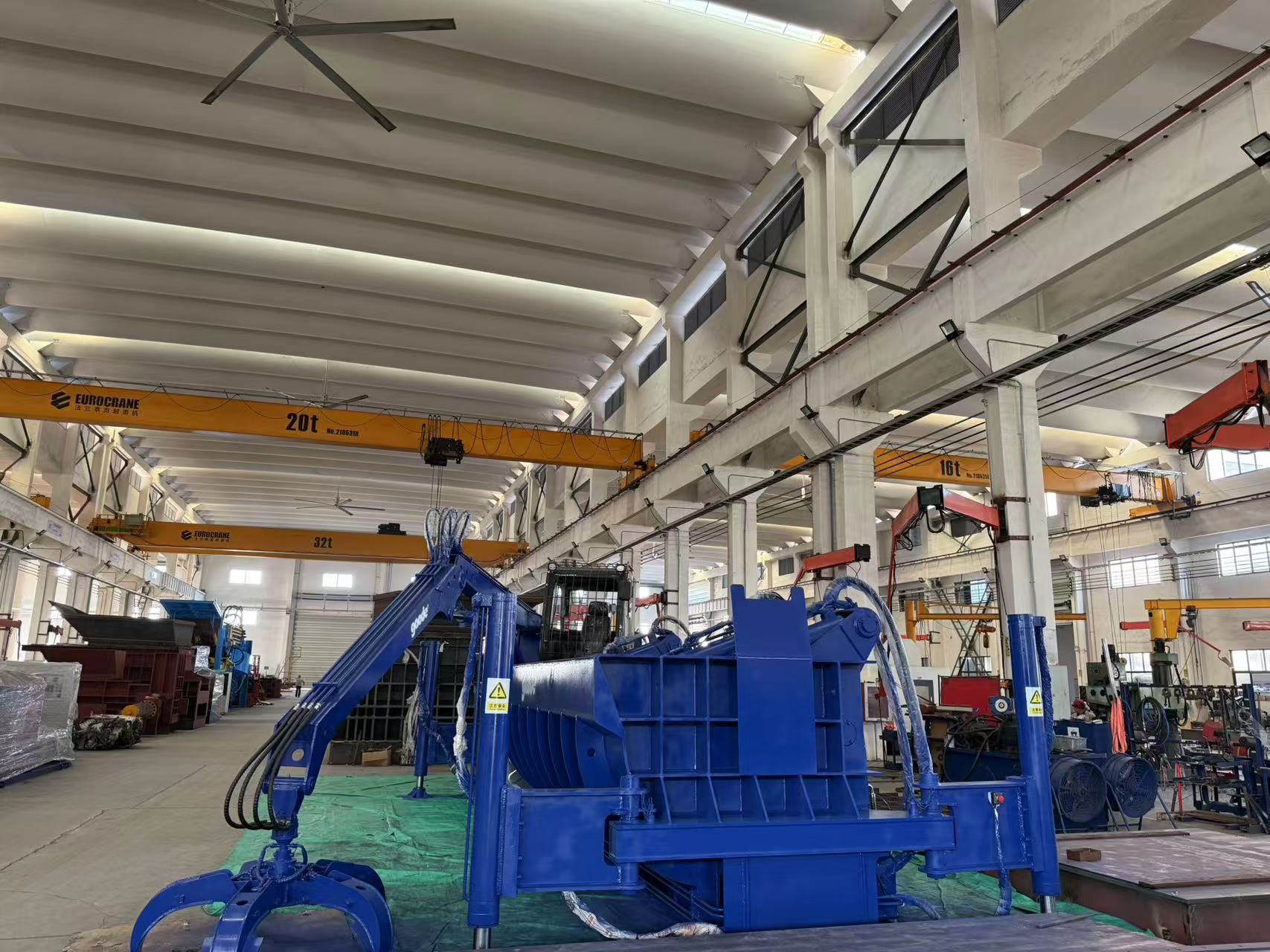 Popular Scrap Car Body Mobile Press Baling Machine