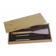 مجموعة من 3 ادوات للشواء مع صندوق خشبي