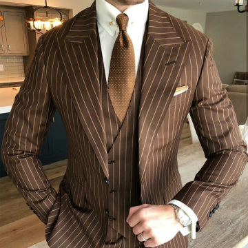 Brown Pinstripe Wedding Tuxedos Two Buttom Peaked Lapel Groom Wear Formal Business Party Prom Best Men Blazer Suit 3 pieces