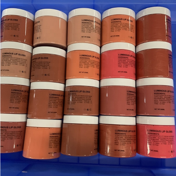 Wholesale Vegan and Cruelty-Free Lip Gloss Base and Packaging