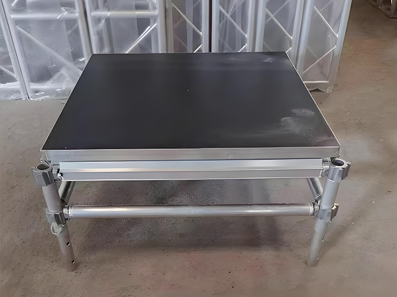 Quick assembly demountable stage