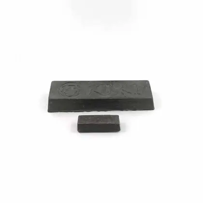 Black solid polishing compound polishing wax