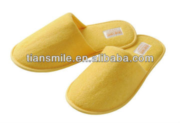 closed toe spa slippers