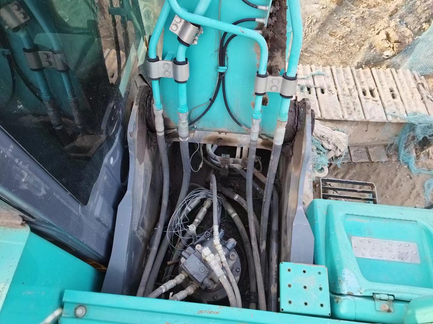 Used Kobelco SK200 Excavato