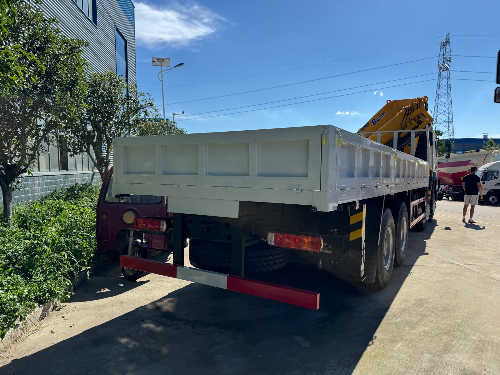 Crane Truck for Heavy Lifting