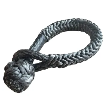 Shackle for towing