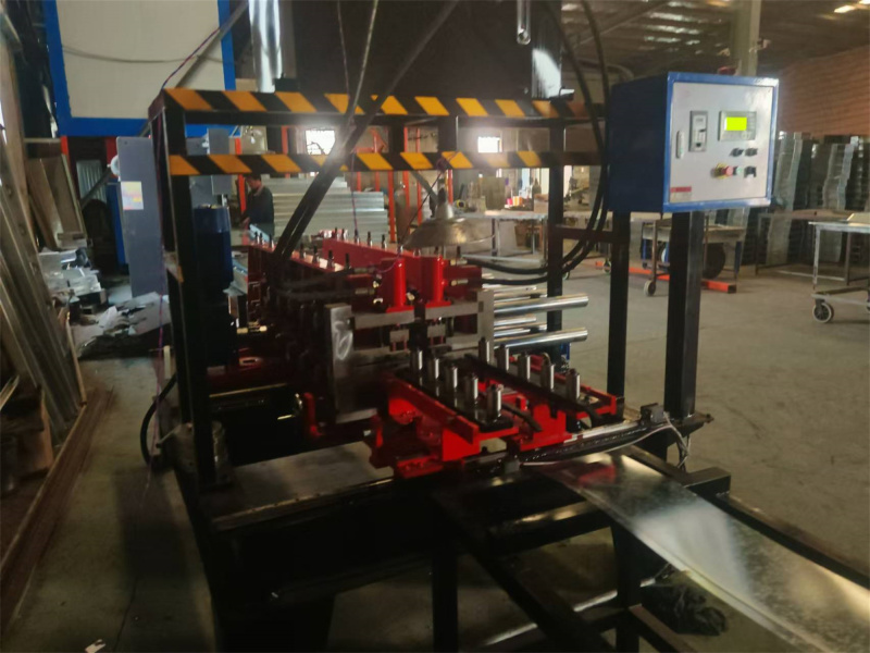 Efficient Automatic Cover Plate Forming System