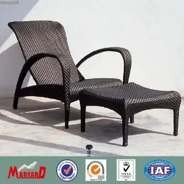 rattan weaving sunl ounger with foot rest