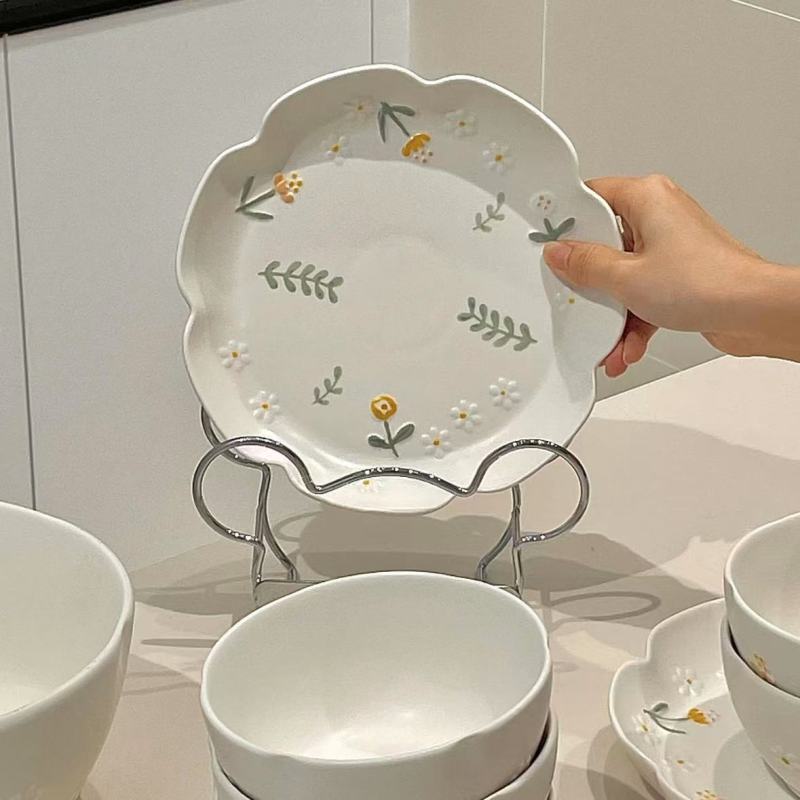 Dainty Daisies Ceramic Dinner Set with French Embossed Design