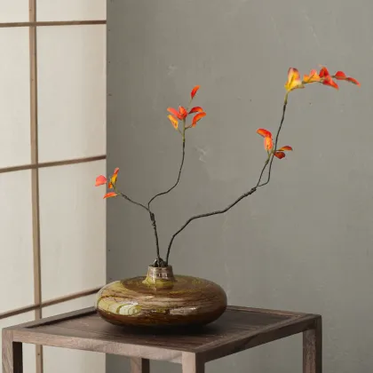 Chinese Style Tea Room and Decorative Ceramic Vases: Aesthetic Study in Traditional Art