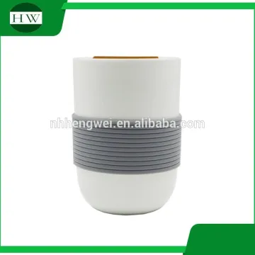 Ceramic mug with wooden lid