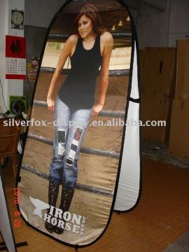 Vertical foldable banner