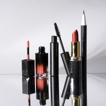Customizable 4-Piece High Pigmented Lip Makeup Set with Logo
