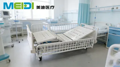 Full Fence Pediatric Nursing Bed Double Crank with Central Brake