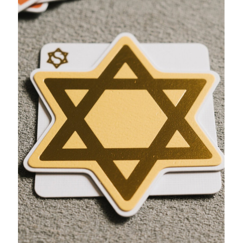 Alien cardboard cutout design