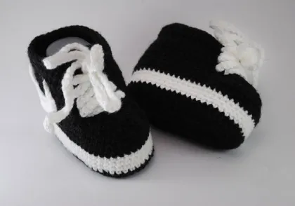 Crochet baby booties Knitting baby shoes booties