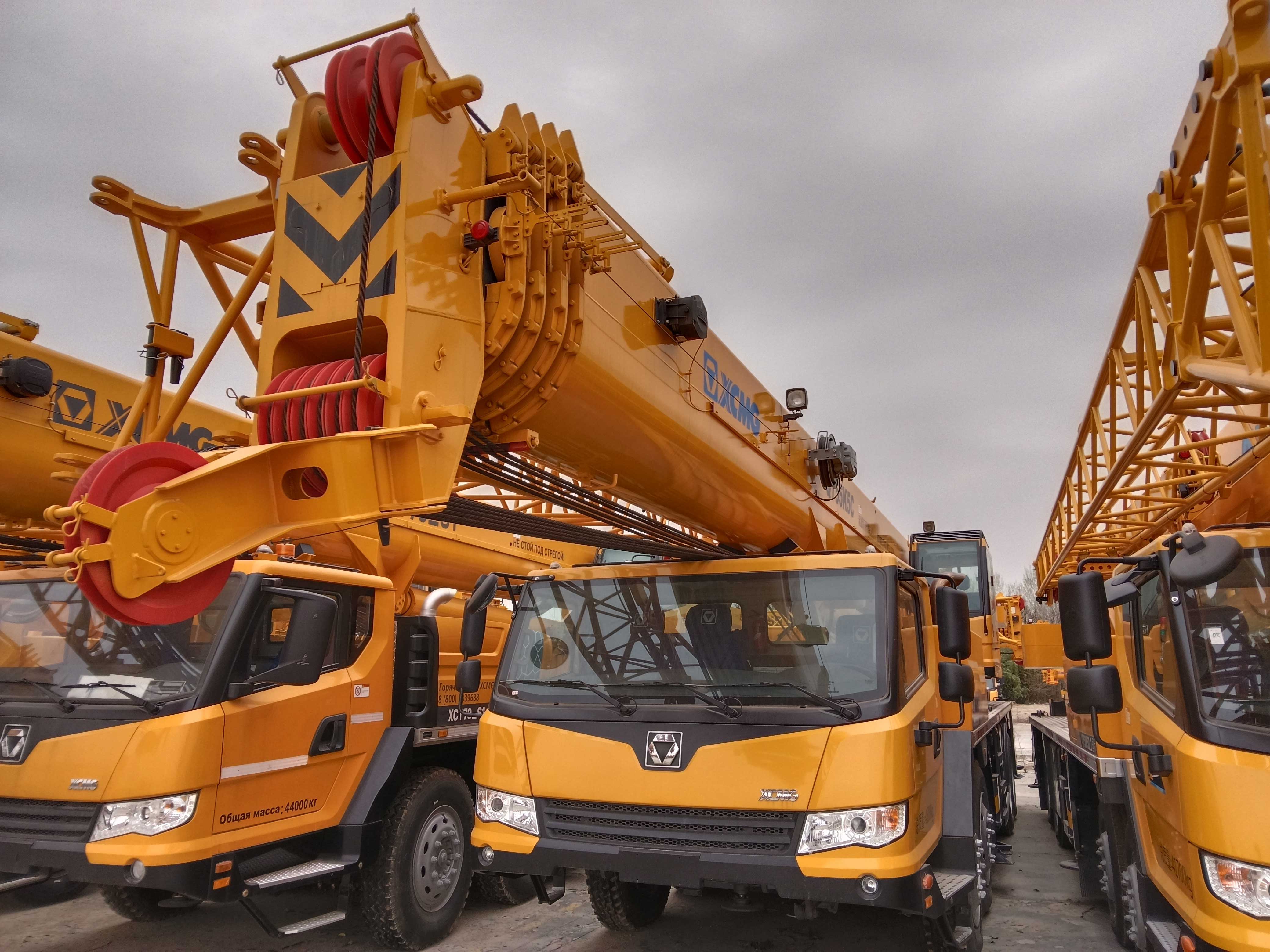 20-ton-crane-for-wind-turbine-assembly 20-ton-crane-for-wind-turbine-assembly