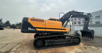 Hyun/Dai HX340 34Ton Crawler Digger with Cummings Engine