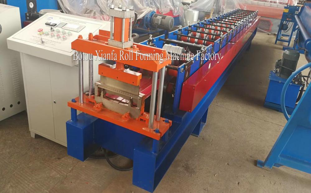 Color steel roll forming machine