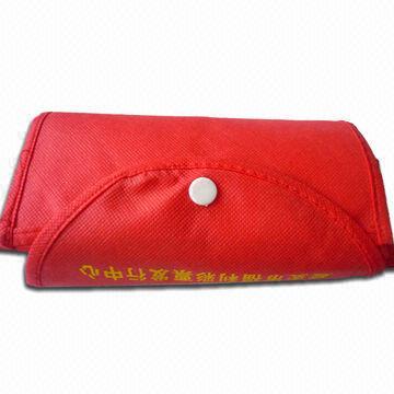 Recyclable foldable nonwoven bag