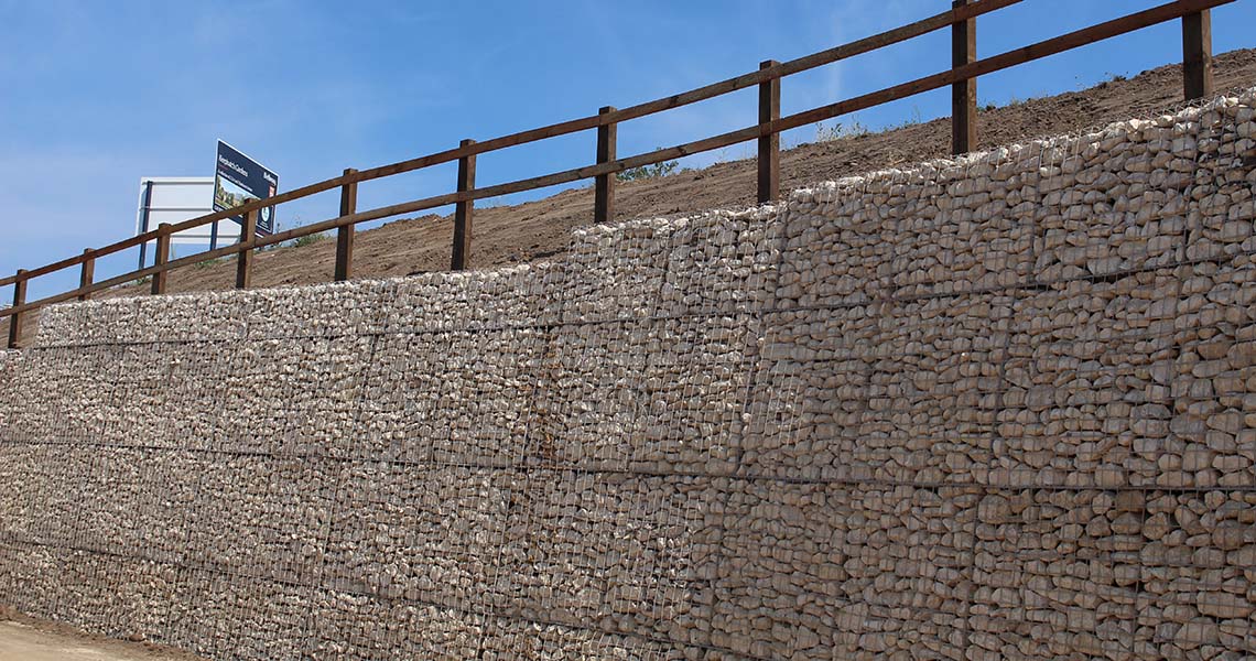 Gabion Box используется для берега реки