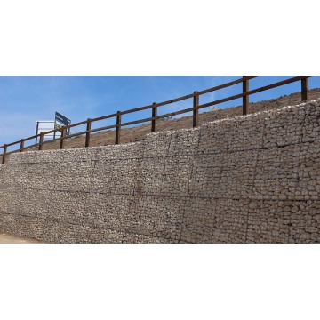Gabion Box используется для берега реки