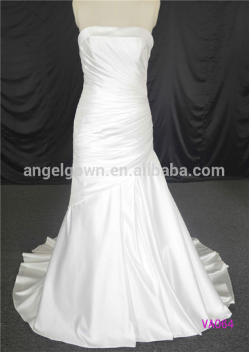 Charming backless ruche wedding gown