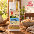 Органични храни с кафяв ориз