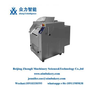 Pastry machine for bread