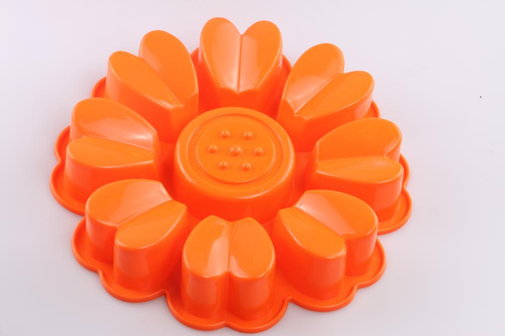 Cake mold in flower shaped