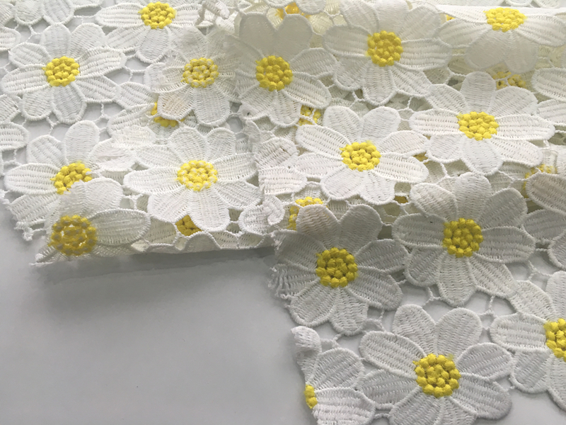 Two Tone Milky Yarn Chemical Lace