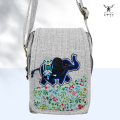 Bolso bandolera con solapa tejida Brave Elephant de Mei Yi