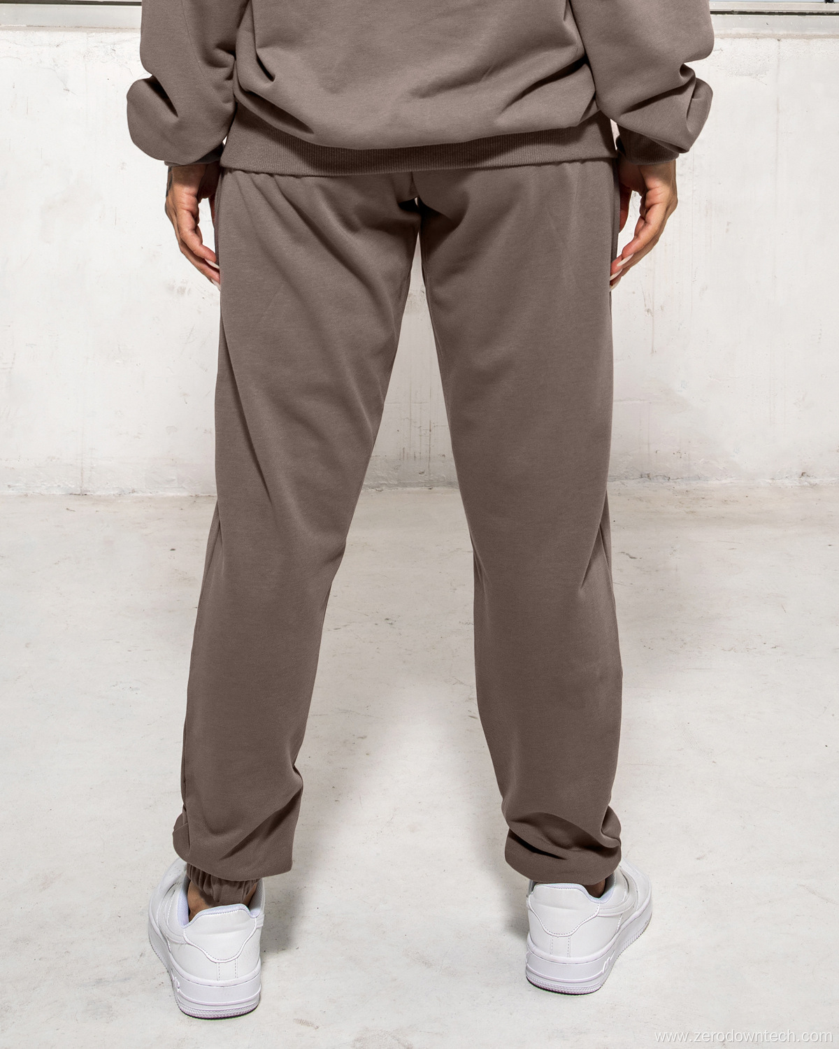 loose and thin leisure footwear sports trousers