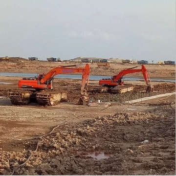 中国水陸両用掘削機 シルトクリーニング水土地掘削機 湿地水陸両用掘削機 クローラー掘削機メーカーとサプライヤー