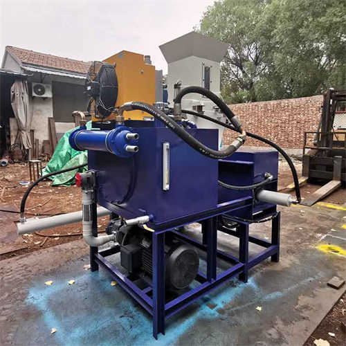 Animal beddings Baling Machine