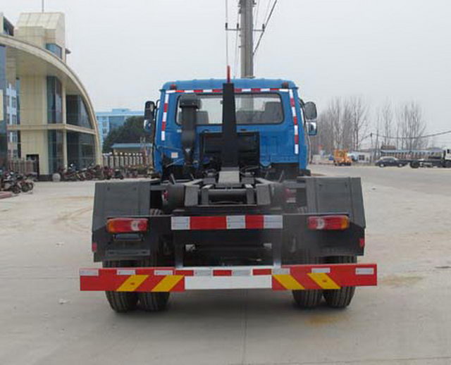 Dongfeng 153 12000Litres Roll-off Garbage Truck