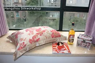 Silk pillow case