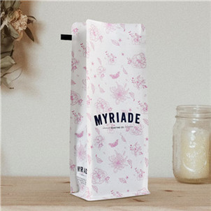 Square-shaped printed coffee bags with coating