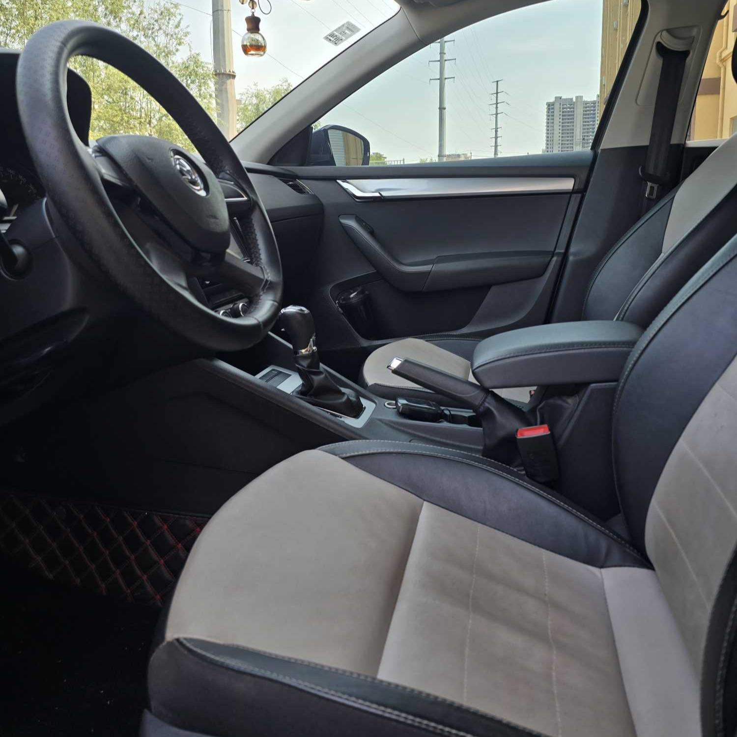 Skoda Octavia 2017 1.6L Automatic Front