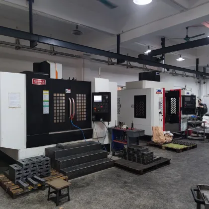 Modernisierte CO2 Laserschneidemaschine für Acryl, Holz und MDF mit Hiwin-Einzelgetrieben