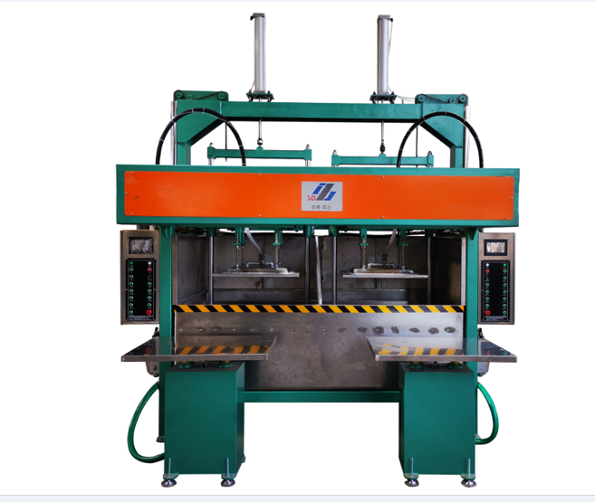 Automatic double-station feeding forming machine