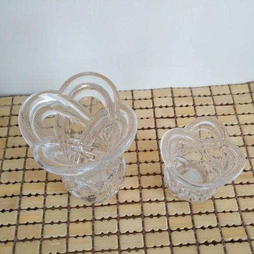 Embossed Flower Shape Clear Vase For Home Decoration