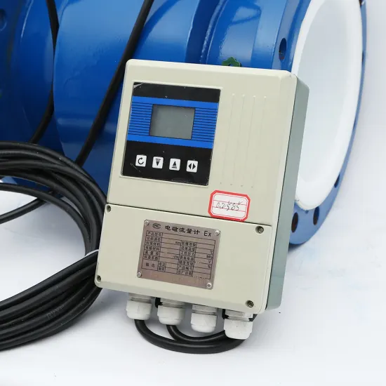 Split type electromagnetic flowmeter for sewage pipelines