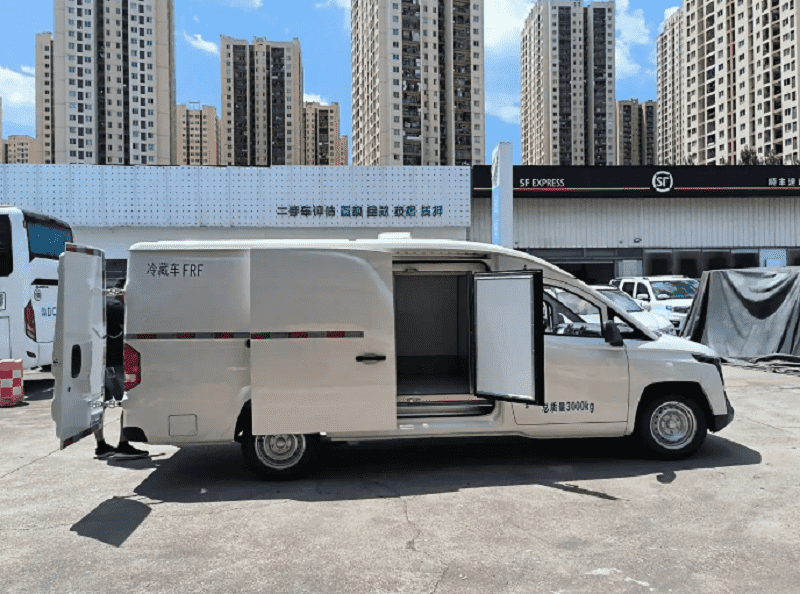 Focusing on Scenario-Based Vehicle Trends! Linli Auto Showcases Industry Adaptability with a Variety of New Energy Vehicles