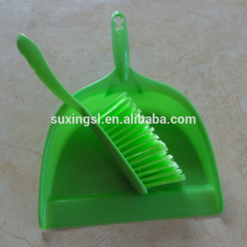 Mini dustpan and broom set